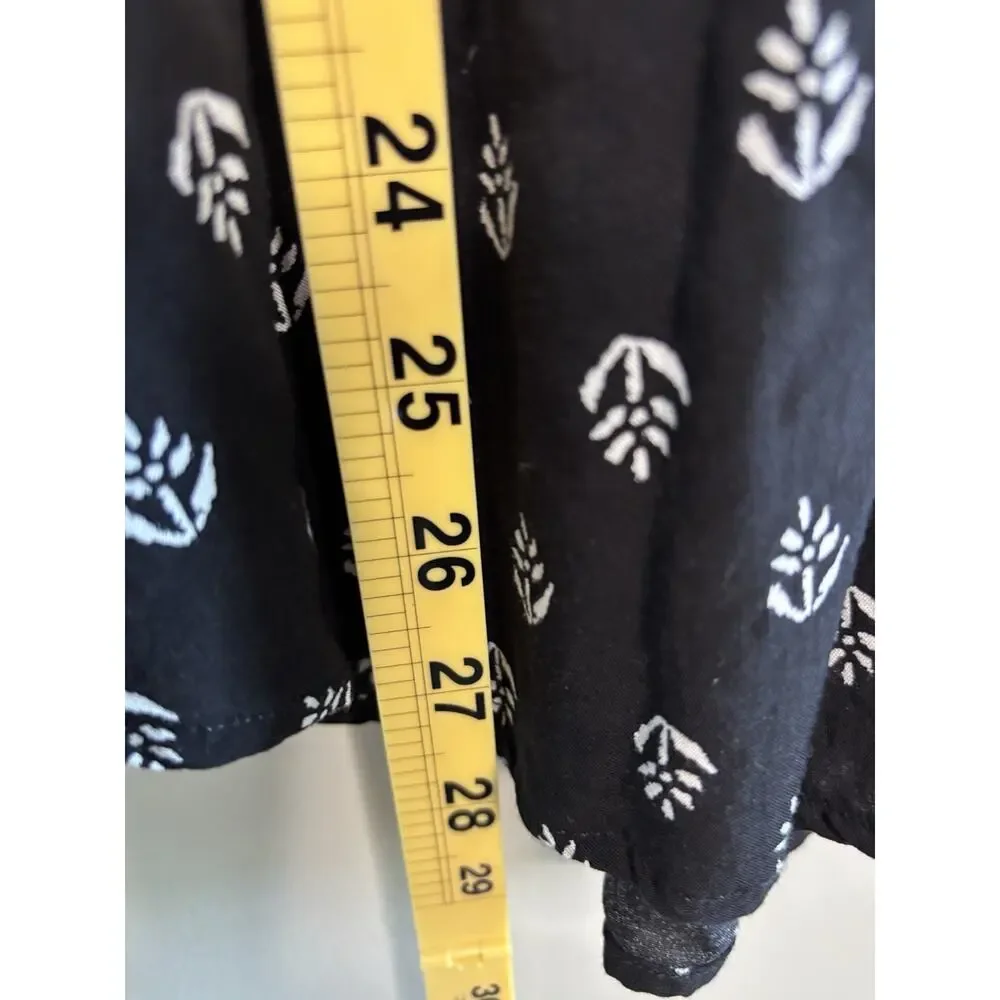 Old Navy Women’s Black & White Geometric V Neck Puff Short Sleeve Blouse XL